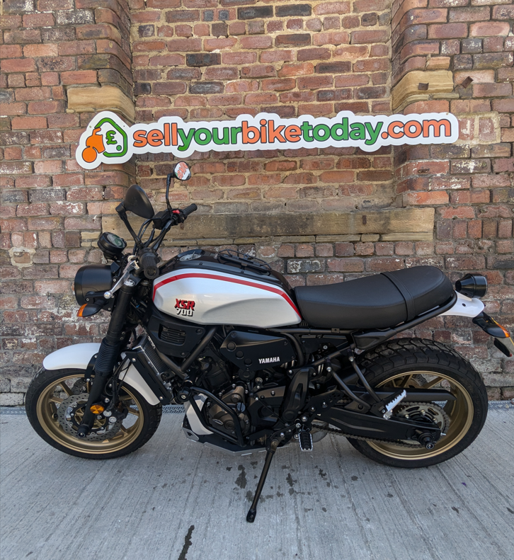 YAMAHA XSR700 BOUGHT IN LONDON