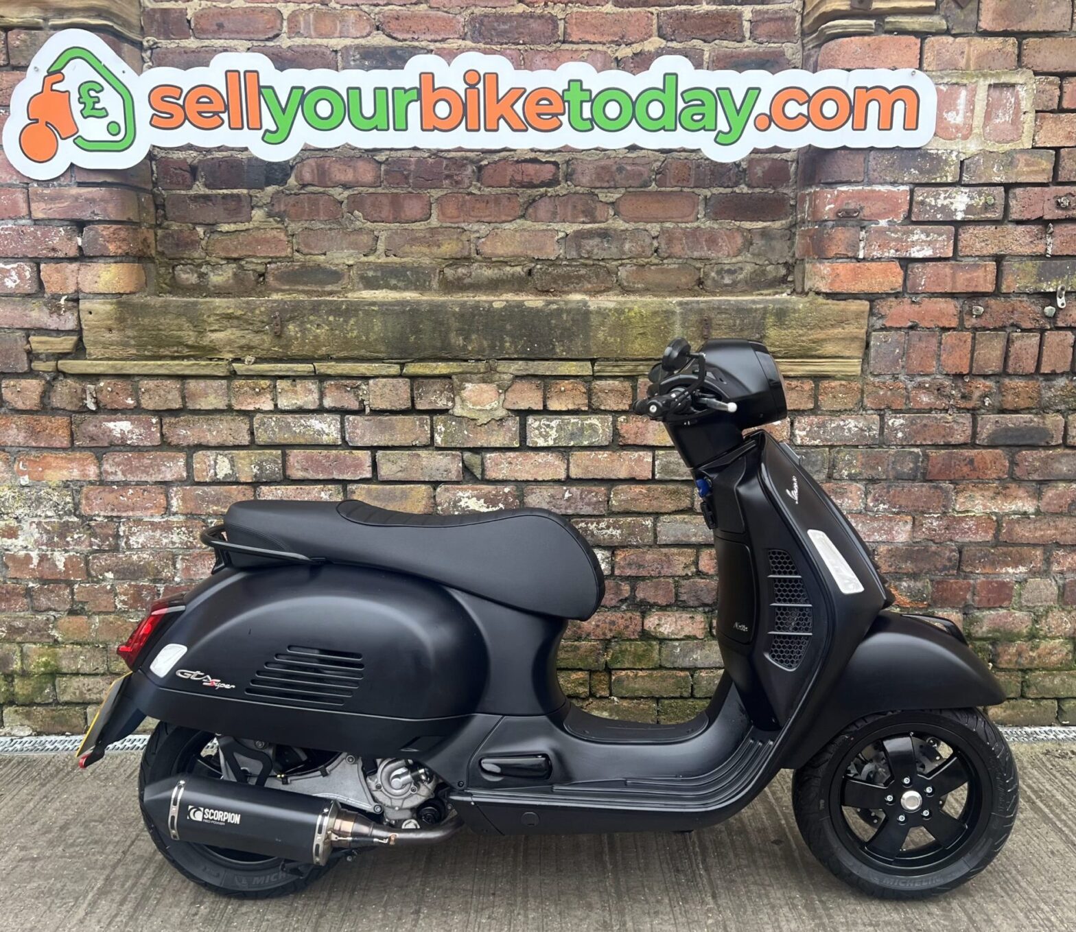 SELL YOUR VESPA GTS TODAY, INSTANT PAYMENT, COLLECTION WITHIN 24 HOURS