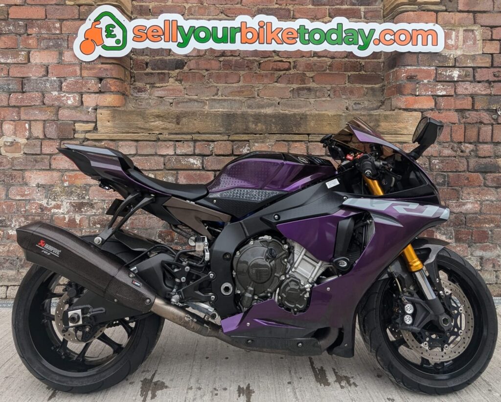 Sell your Yamaha R1 with a fast and 24 hours collection