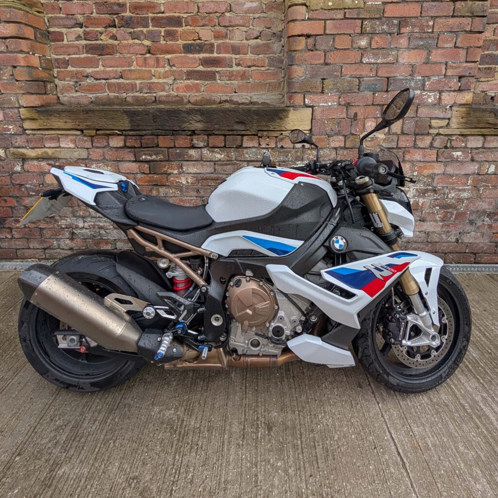 Sellyourbiketoday will collect from the comfort of your home address. Our Drivers turn up with fully sign written vans and uniform, ensuring you a peaceful sale, knowing who is coming to purchase you bike. BMW S1000R purchased from Hull