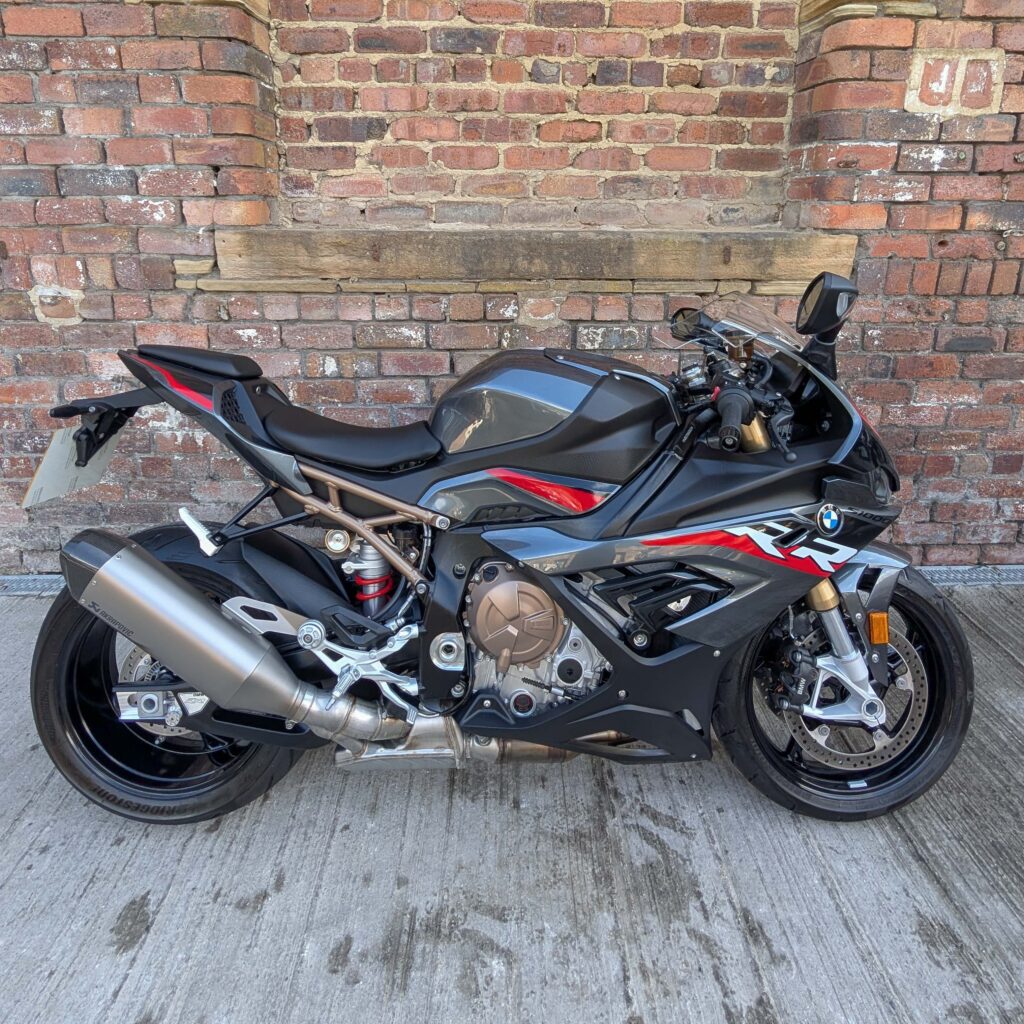 Sell your BMW S1000RR with a free 24 hour collection, instant payment upon collection. BMW S1000RR collected from Salford