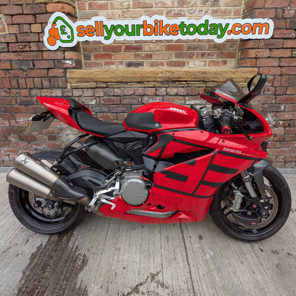 Sell your Ducati 595 Panigale with a free 24 hour collection, instant payment upon collection. Ducati 595 Panigale collected from Glasgow