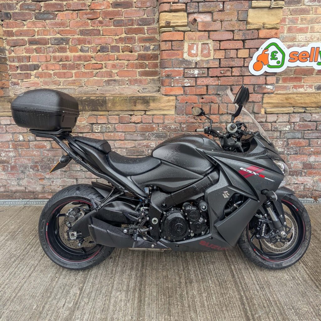 Sell your Honda GSX-S 1000F with a free 24 hour collection, instant payment upon collection. Honda GSX-S 1000F collected from Hunslet