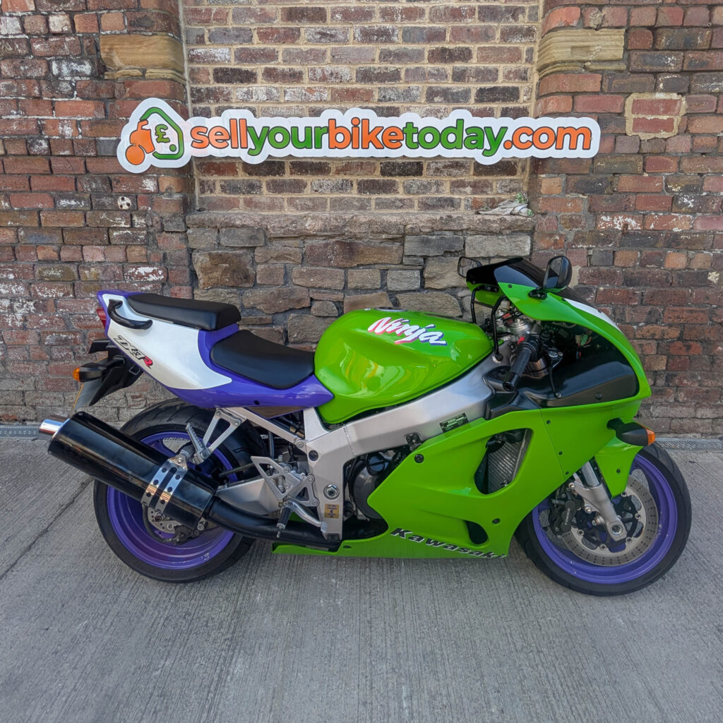 Sell your Kawasaki Ninja ZX-7R from your driveway at a time that suits you. Kawasaki Ninja ZX-7R purchased from Oldham 