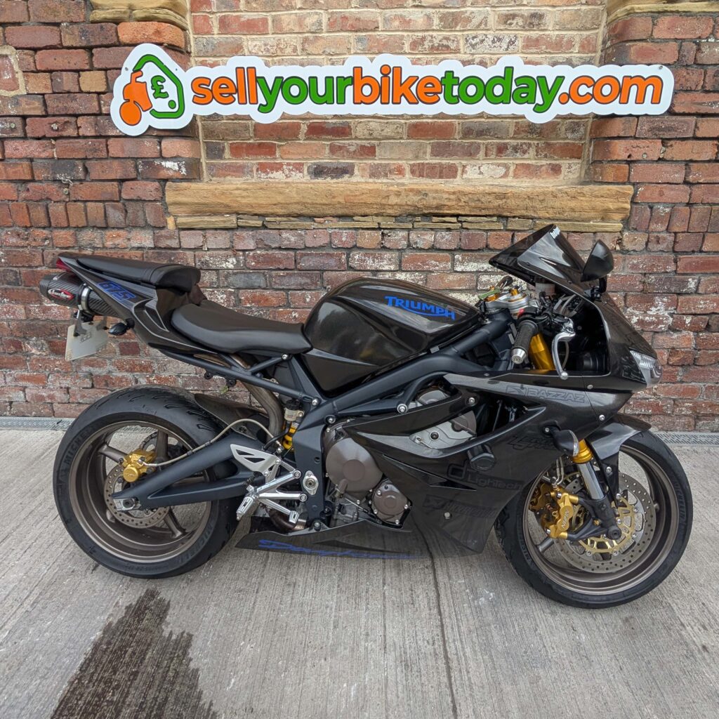 Sell your Triumph 675 from your driveway at a time that suits you. Triumph 675 purchased from Batley 