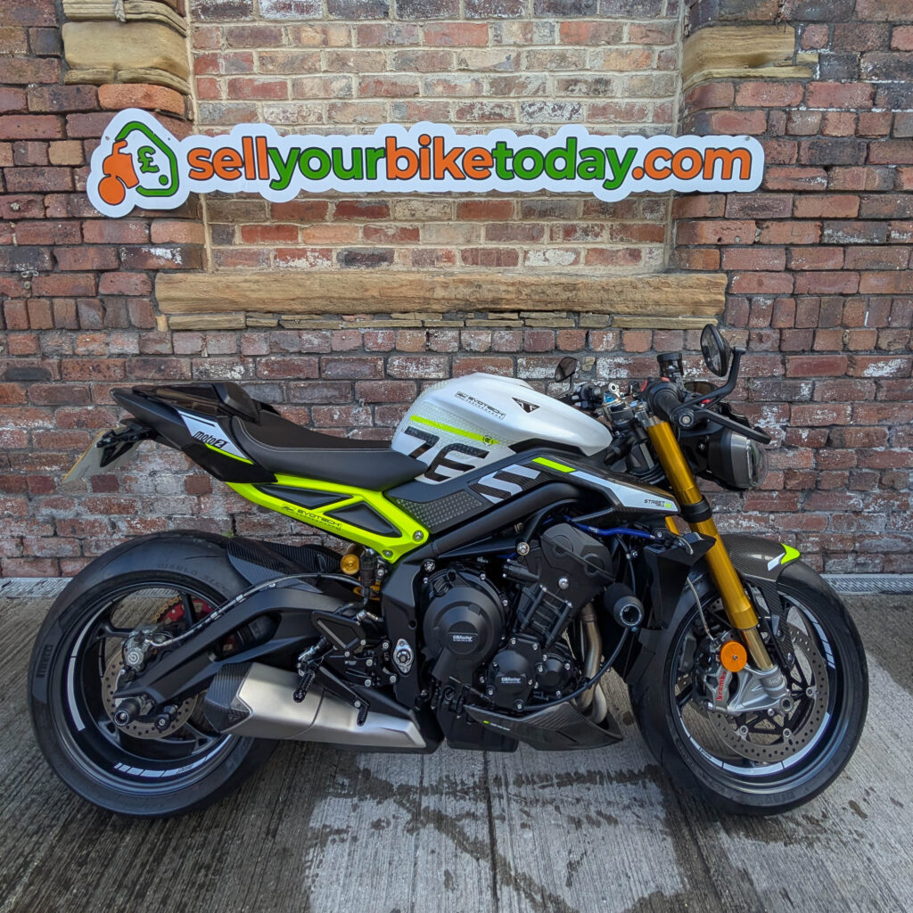 Sell your Triumph Street Triple 765 Moto2 from your driveway at a time that suits you. Triumph Street Triple 765 Moto2 purchased from Telford 