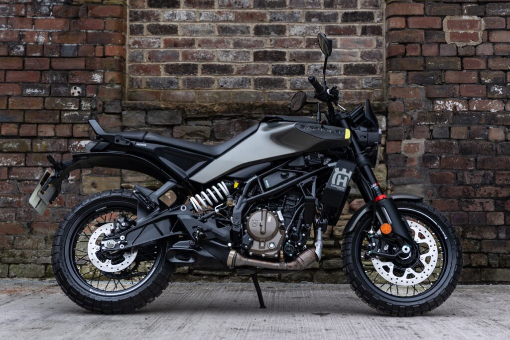 125cc Bike Types - Perfect for learners and city riders, 125cc bikes are lightweight, nimble and fun, and we buy every model. From Honda CB125R, CBR125R, Yamaha YZF-R125, Suzuki GSX-R125, Kawasaki Ninja 125, to KTM RC125, Peugeot Kisbee and Aprilia RS 125, we welcome them all.